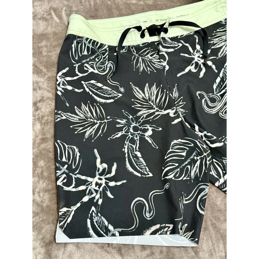 Roark The Passage Boardshorts 31 Tarantula Snake Zip Pocket Surf Swim Trunks